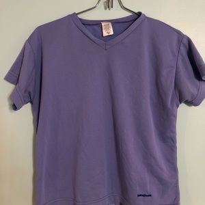Patagonia Women’s Lightweight Shirt with built in pocket